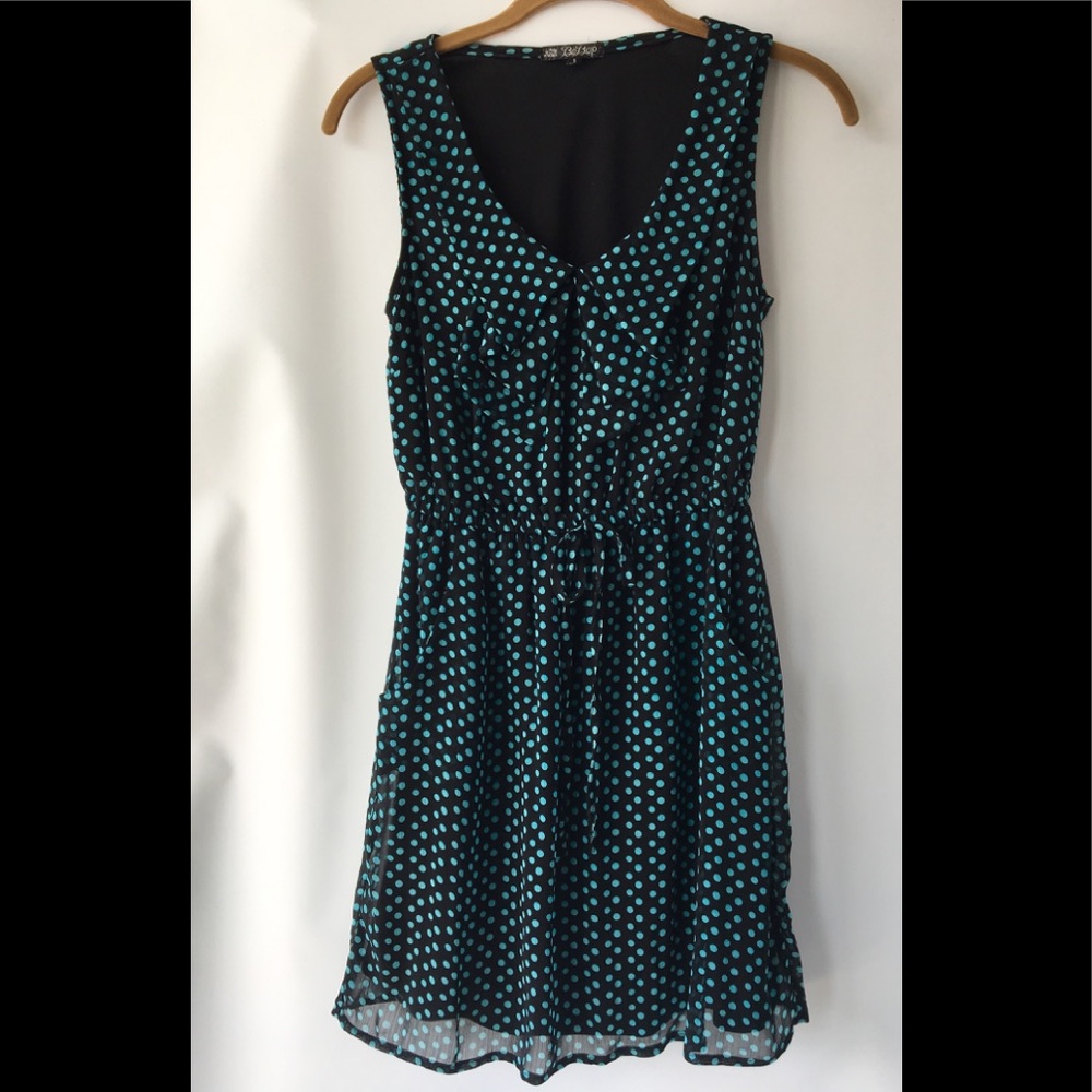 Flirty polka dot mini dress 👗